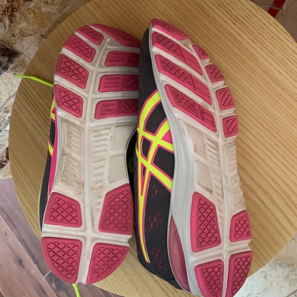 ASIC running shoes size 7 - Picture 3 of 3